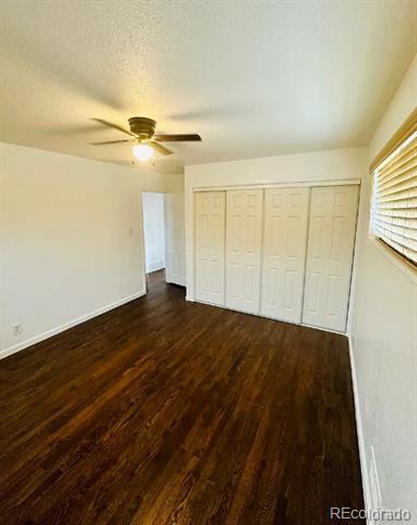 Building Photo - 940 W 70th Pl