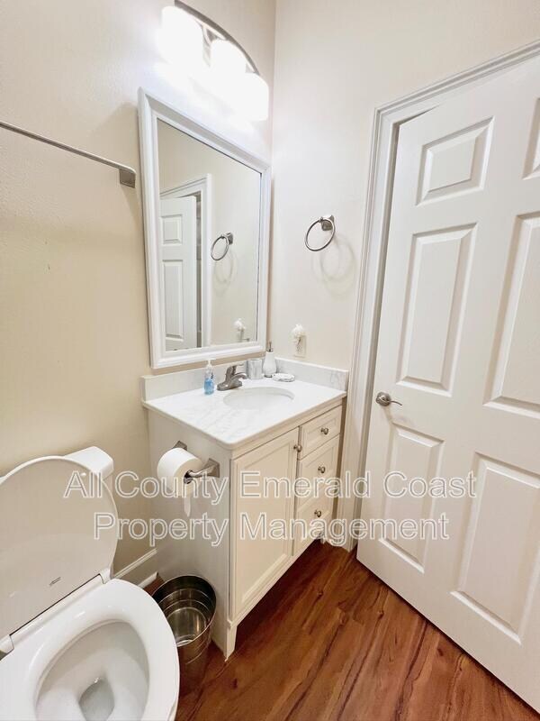 Building Photo - 420 Oak Harbour Ln