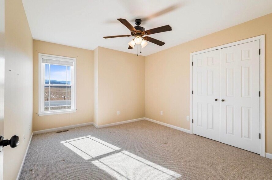 Building Photo - 7 Hull Hills Ln