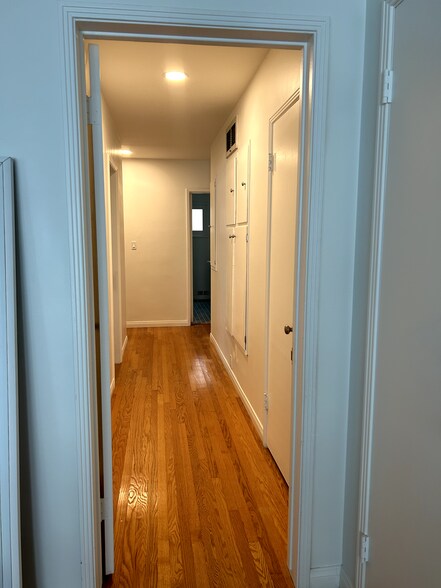 Building Photo - 901 E Ocean Blvd