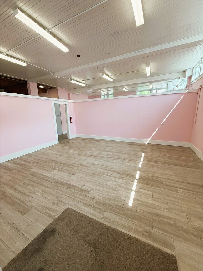Building Photo - 1801 Avenue L
