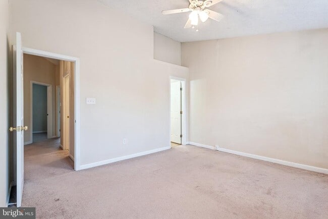 Building Photo - 5492 Prince William Ct