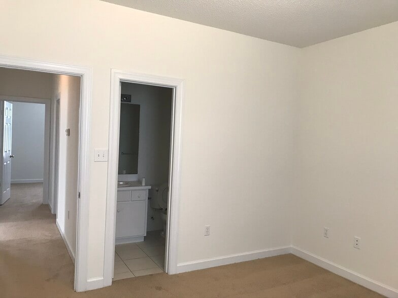 Bedroom - 3302 Whitlock Dr N