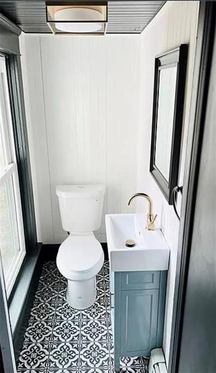 Building Photo - 902 Main Ave