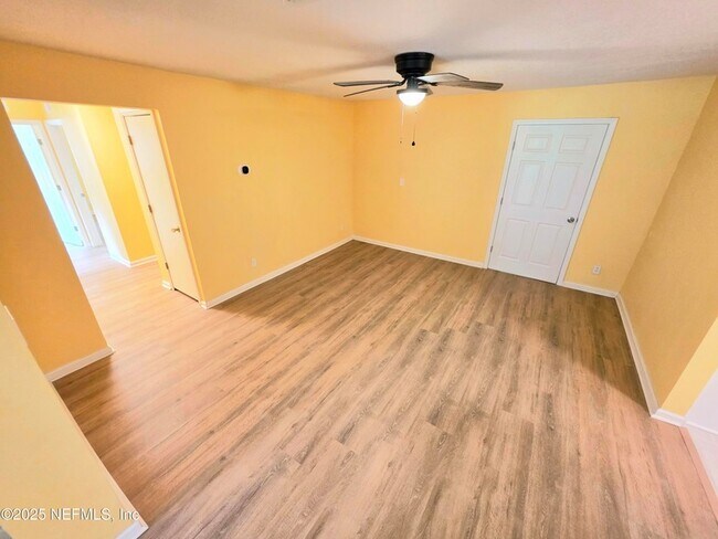 Building Photo - 4951 Dallen Lea Dr