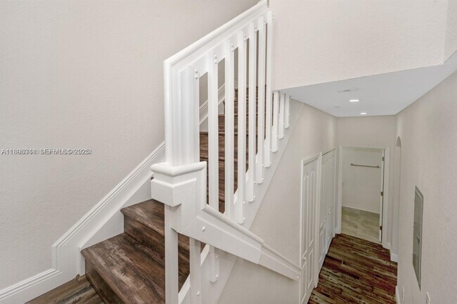 Building Photo - 4465 SW 160th Ave