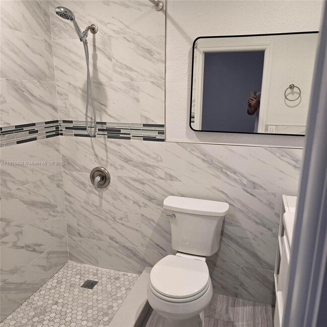 Building Photo - 122 Northwest Blvd