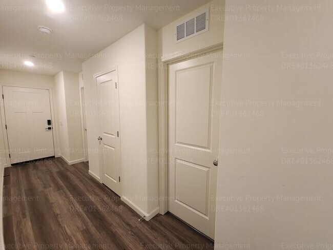 Building Photo - 4 bedroom 3 bathroom corner lot home near Gosford Rd/ McKee Rd