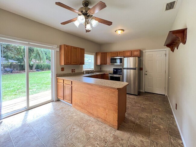 Building Photo - Pet Friendly 2BR/2BA + Flex Space on Doubl...