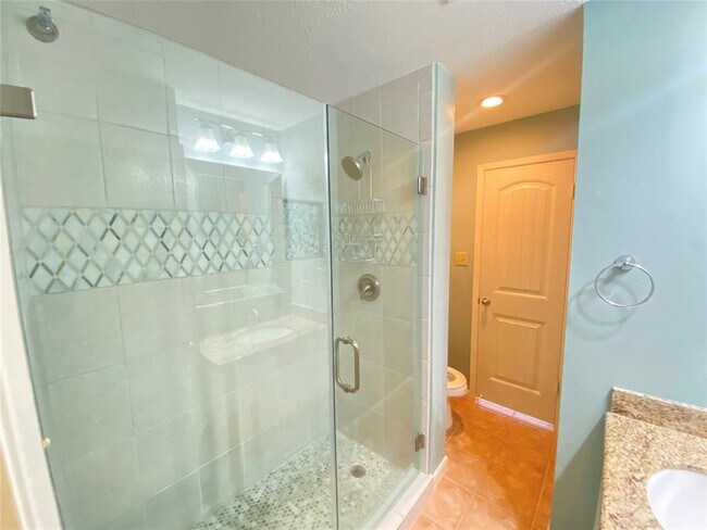 Building Photo - 7700 Seawall Blvd