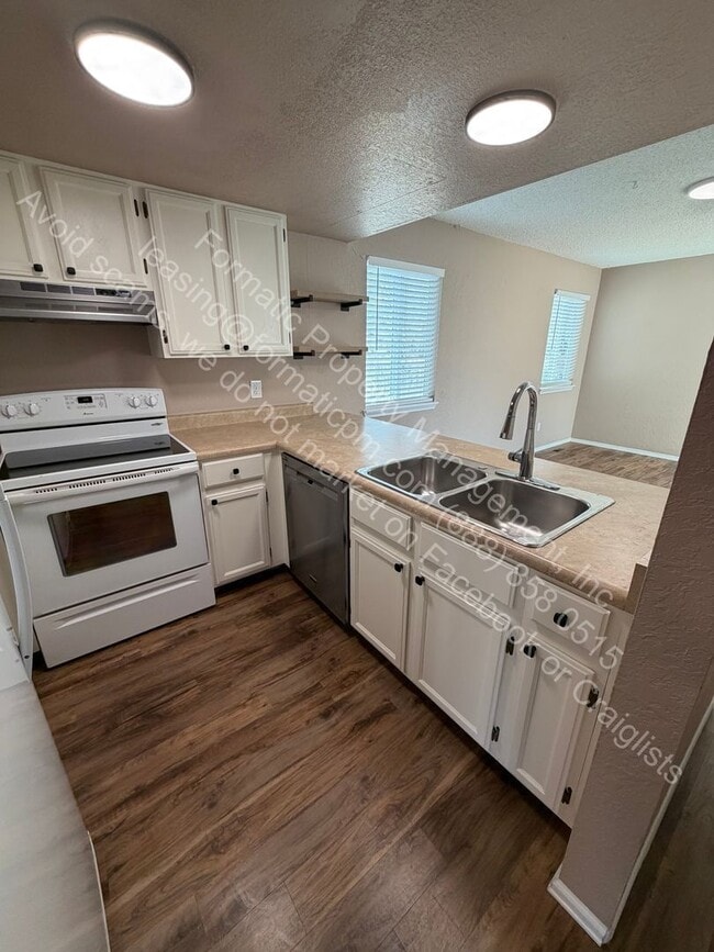 Building Photo - 8962 W 89th Pl