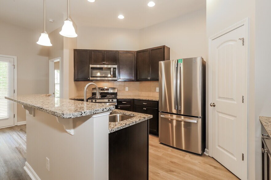 Building Photo - 35 Mercer Ln