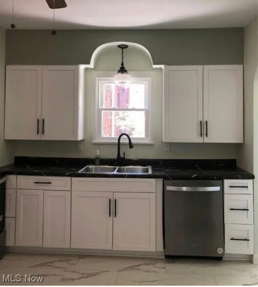 Building Photo - 280 Upland Ave