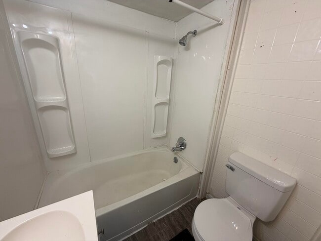 Building Photo - 210 Eleventh-E