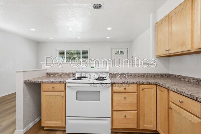 Building Photo - 47803 Harris St