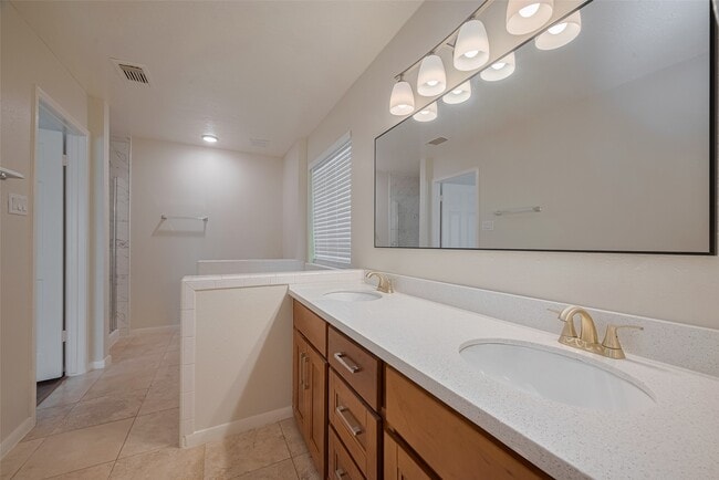 Building Photo - 21319 Park Mill Ln