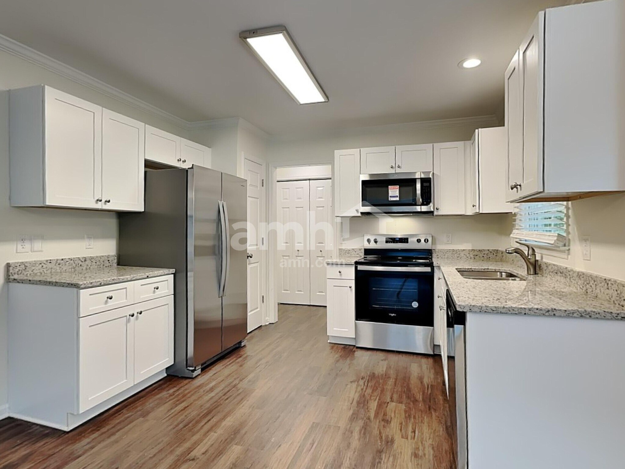 Building Photo - 614 Pebble Dr