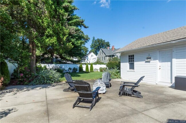 Building Photo - 303 Wakeman Rd