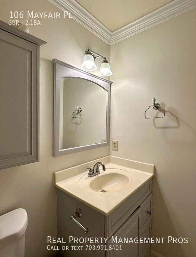 Building Photo - 106 Mayfair Pl