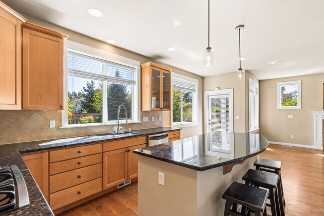 Building Photo - 5 Bedroom 3 Bath Home in Bothell Beaumont Sub Division $4300