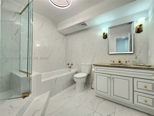Building Photo - 2030 S Ocean Dr