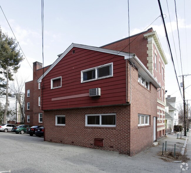 Building Photo - 18 Medway St