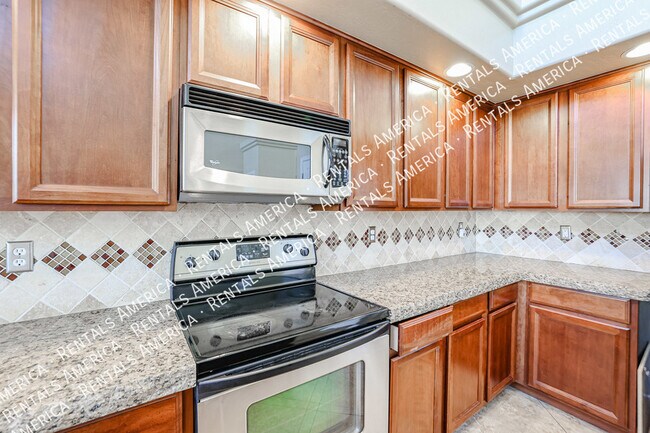 Building Photo - 14958 W Cameron Dr