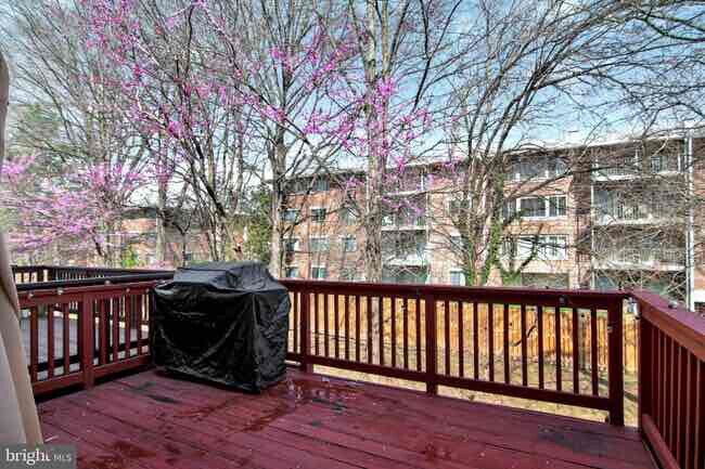 Building Photo - 8515 Towne Manor Ct