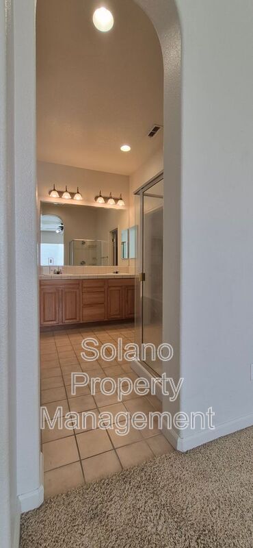 Building Photo - 1085 Crystal Springs Dr