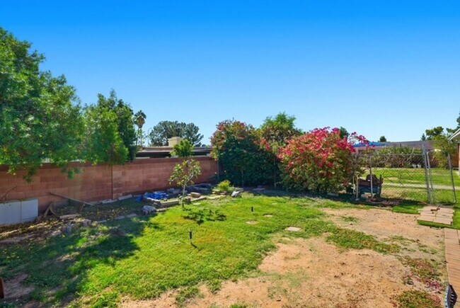 Building Photo - Mesa 4 Bed Single-Level Home • 2,044 Sq Ft • Oversized Yard • Stapley & McKellips