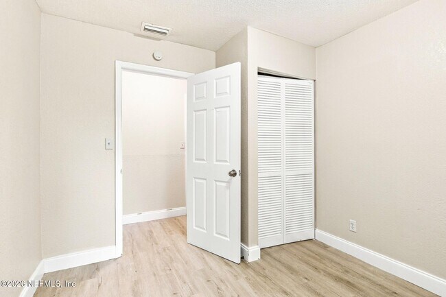 Building Photo - 6790 Tinkerbell Ln