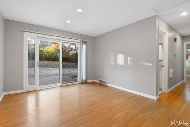 Building Photo - 8408 Louwen Dr