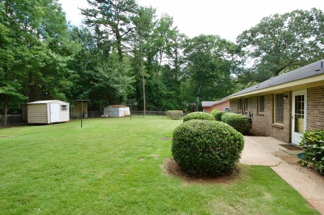 Building Photo - 1109 Drew Ln