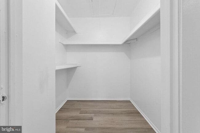 Building Photo - 2010 Raven's Row
