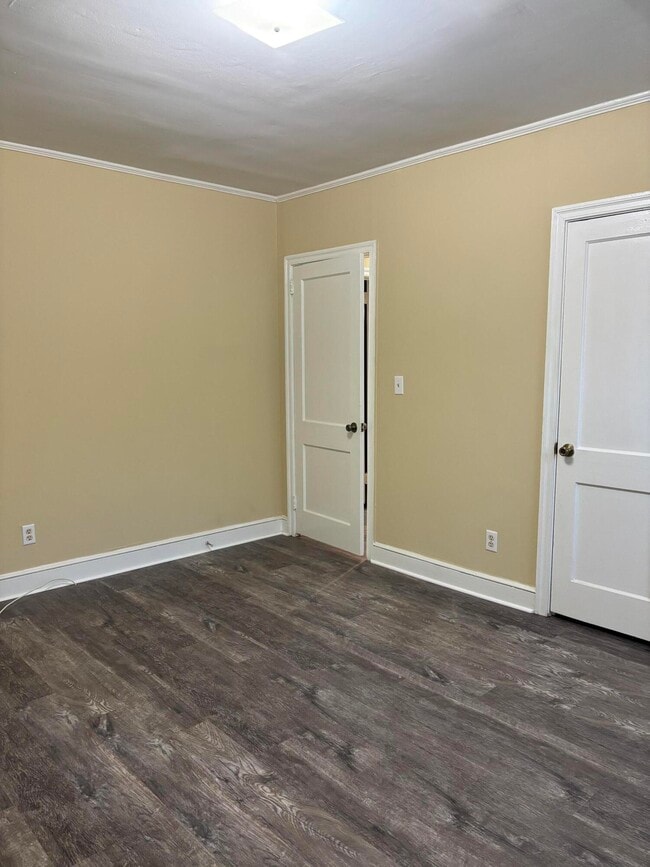 Building Photo - 901 Miller Rd