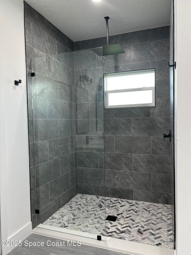 Building Photo - 200 Farley St