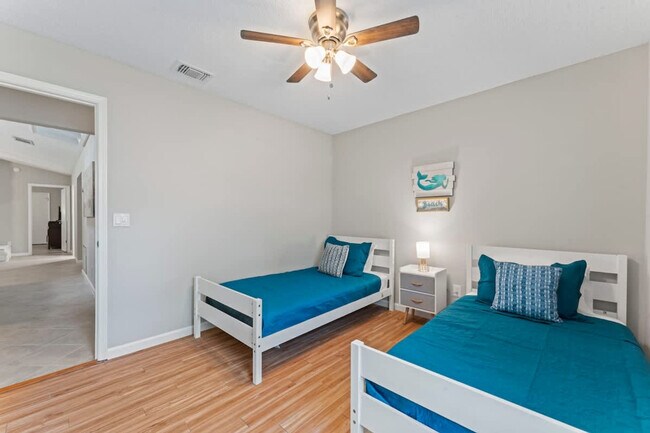 Building Photo - 10383 Chatwood Ct