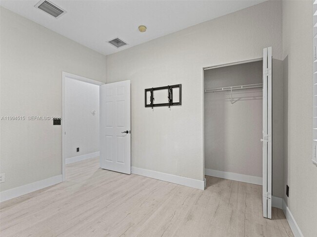 Building Photo - 4851 Bonsai Cir