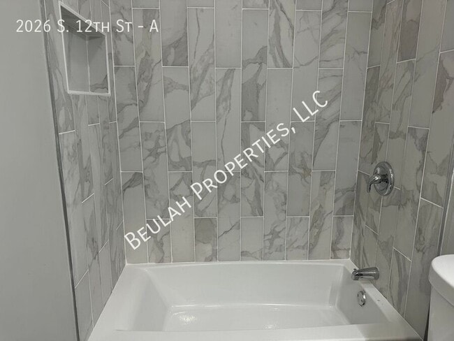 Building Photo - Walkable Soulard 2bd/2ba Townhouse