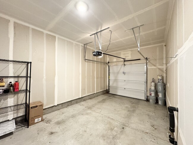 Building Photo - 914 N 18th Ave