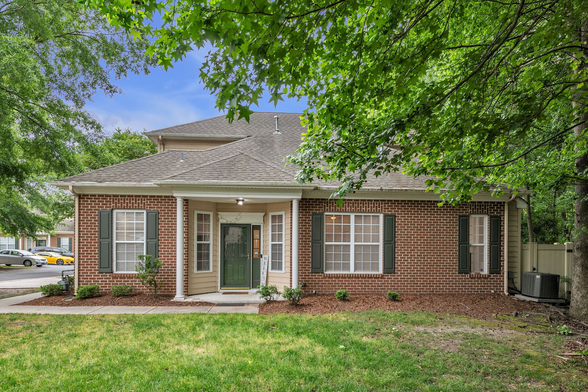 Building Photo - 5905 Echingham Dr