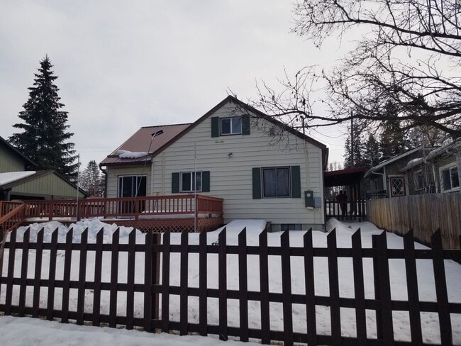 Building Photo - Whitefish River unfurnished 2 bedroom home!