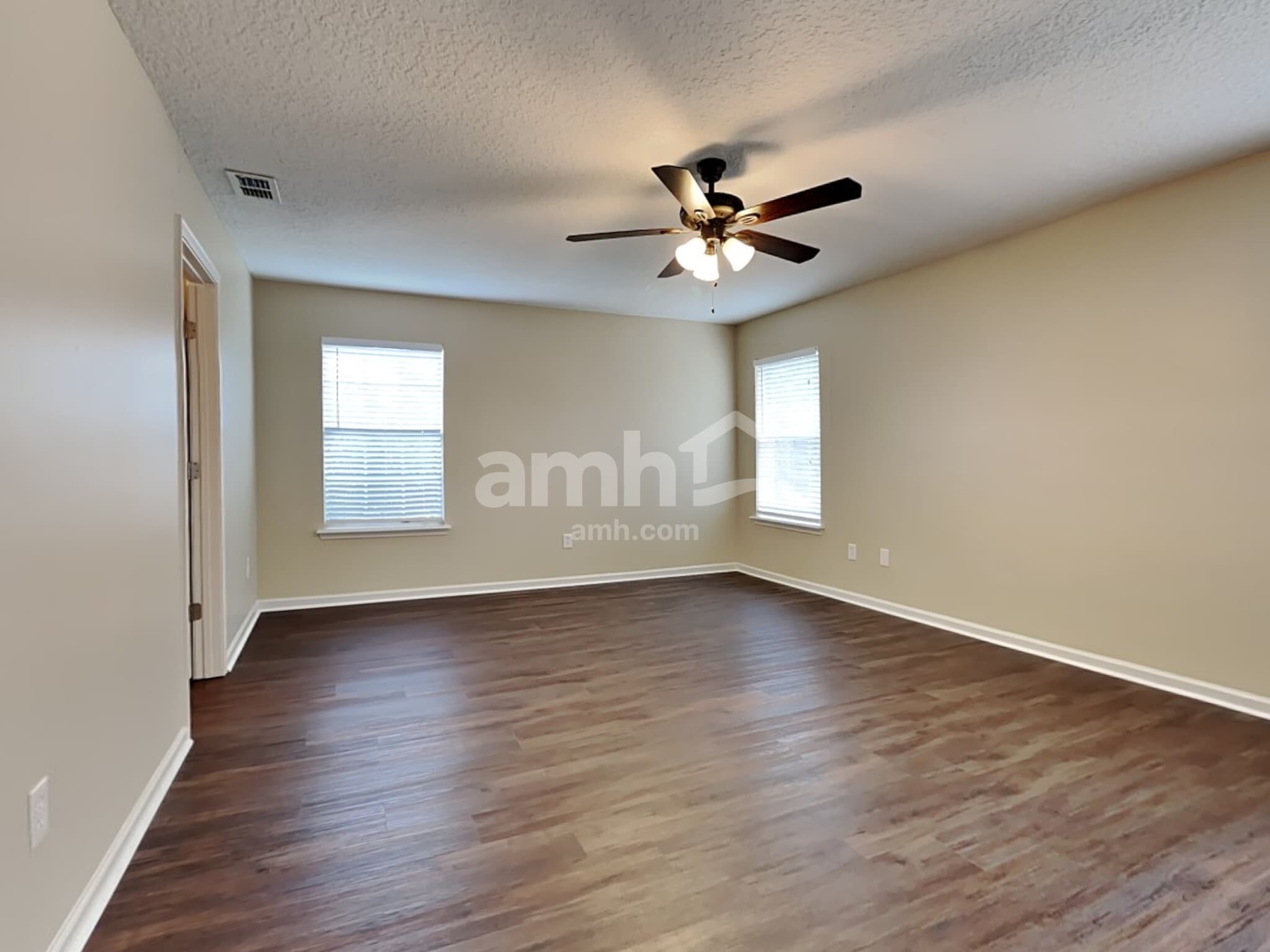 Building Photo - 2859 Pebblewood Ln