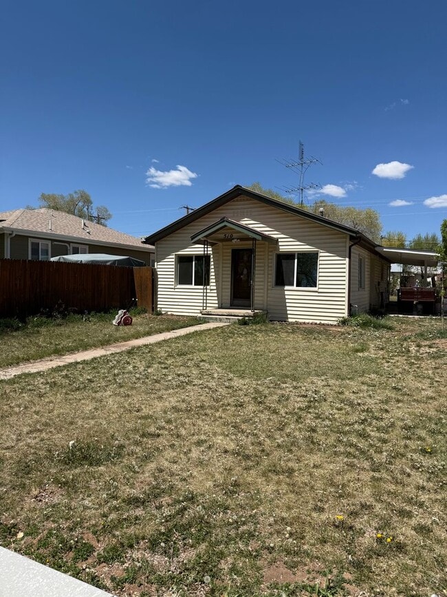 Building Photo - 510 E Montezuma Ave