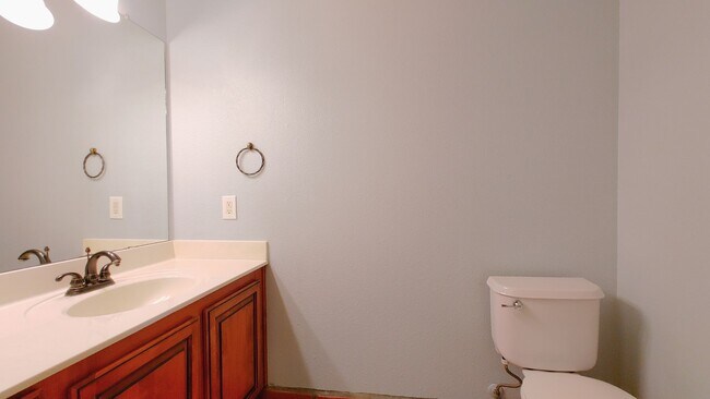 Building Photo - Magnificent 4 Bedroom, 2.5 Bath in Rio Rancho!
