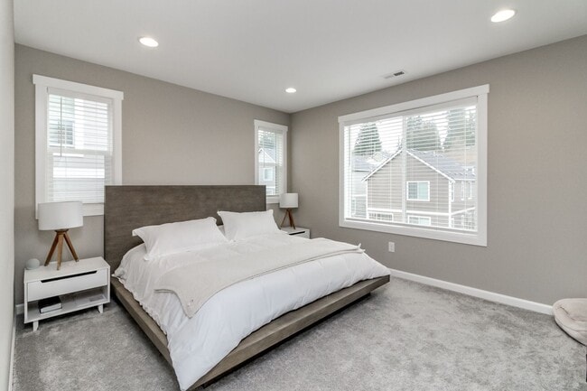 Building Photo - Beautiful 3 Bedroom 2.5 Bathroom Property