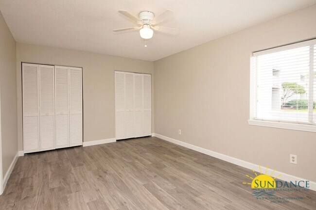 Building Photo - Gorgeous 2 Bedroom Condo At Finisterra!