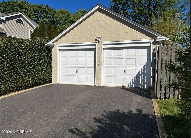 Building Photo - 17 Walnut Pl