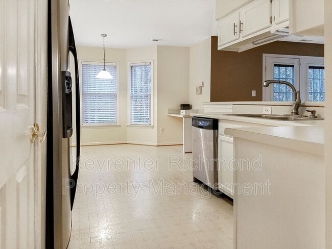 Building Photo - 7704 Middlefield Mews