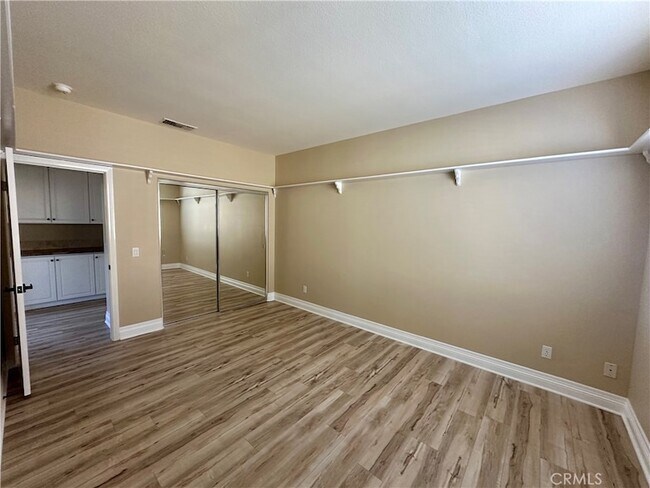 Building Photo - 8 Danville Ln